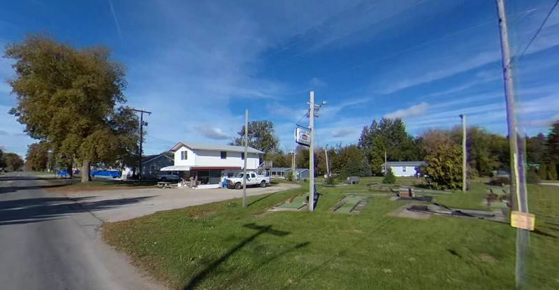 Livvys Lakeside (Daves Dairy King) - Street View (newer photo)